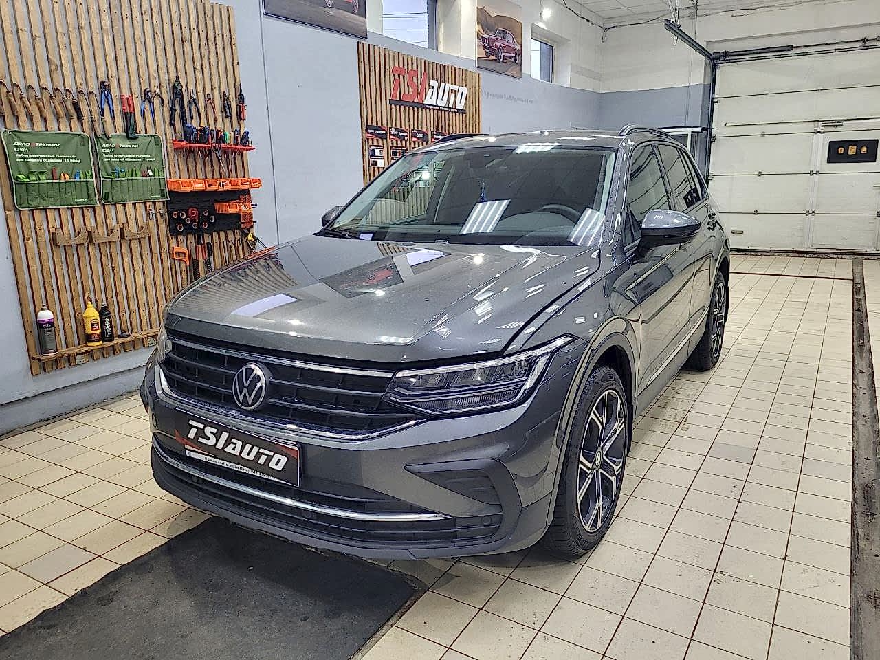 Шумоизоляция Volkswagen Tiguan 2 в Алматы - Элит Премиум Шумоизоляция Volkswagen Tiguan 2 в Алматы - Элит Премиум